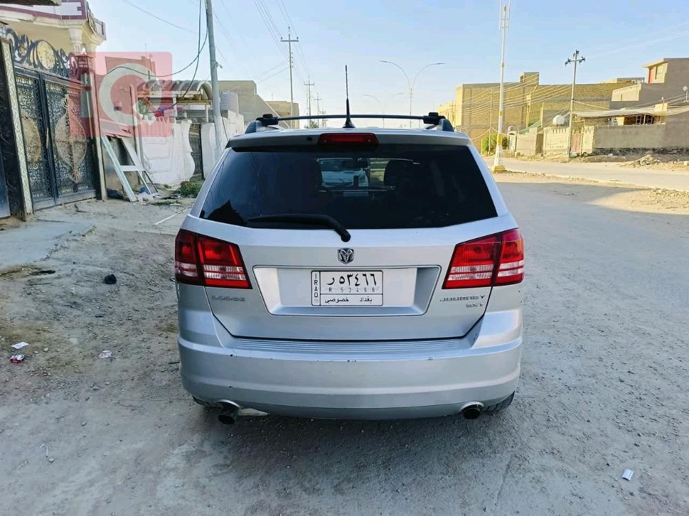 دودج جورني